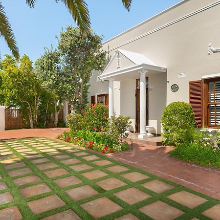 Meerendal Cottage-Affordable Luxury-Private Garden With Pool & Hot Tub Kaapstad Buitenkant foto