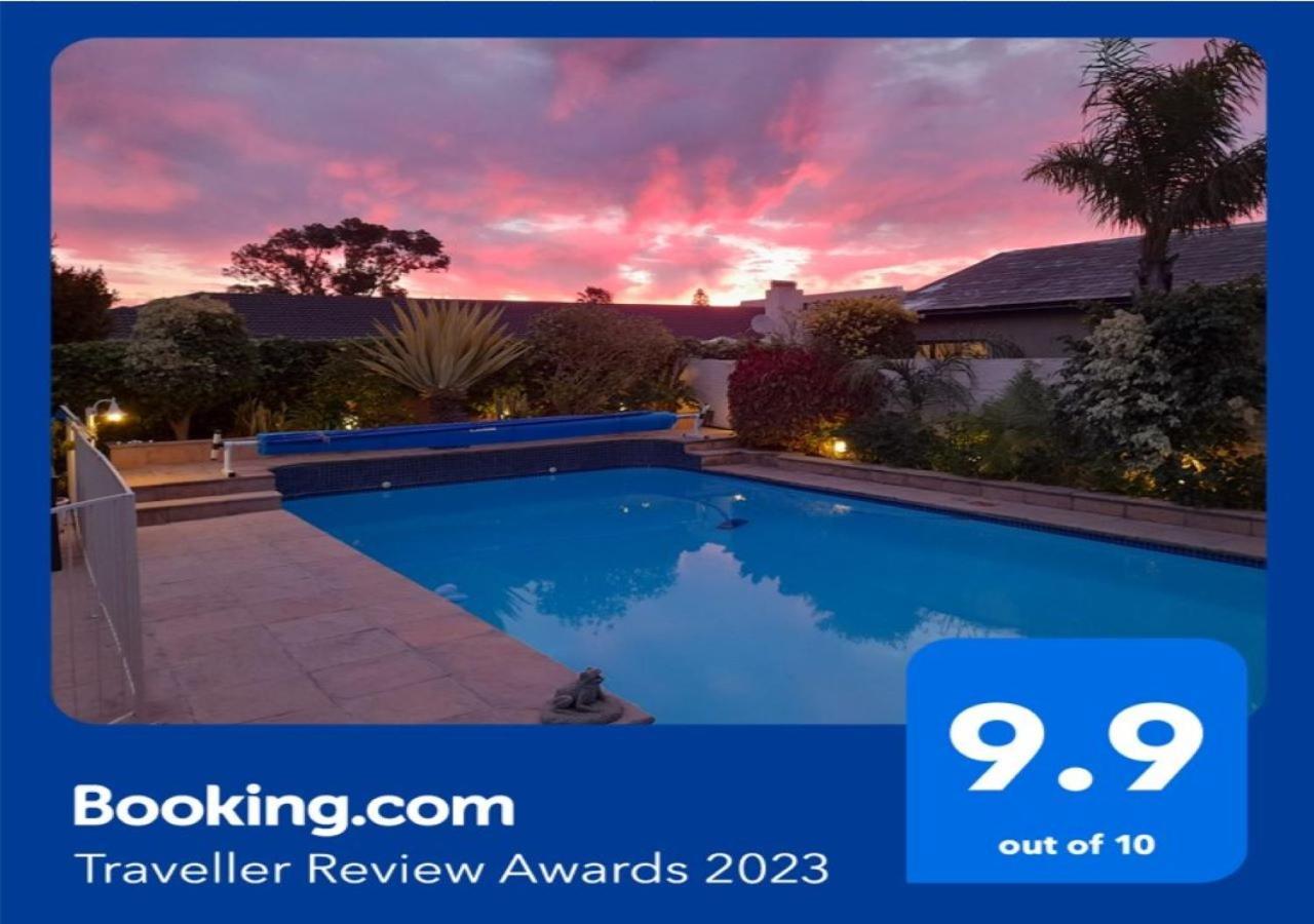 Meerendal Cottage-Affordable Luxury-Private Garden With Pool & Hot Tub Kaapstad Buitenkant foto