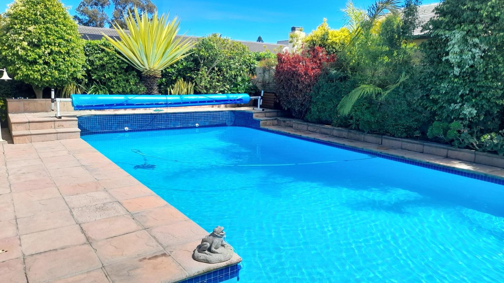 Meerendal Cottage-Affordable Luxury-Private Garden With Pool & Hot Tub Kaapstad Buitenkant foto