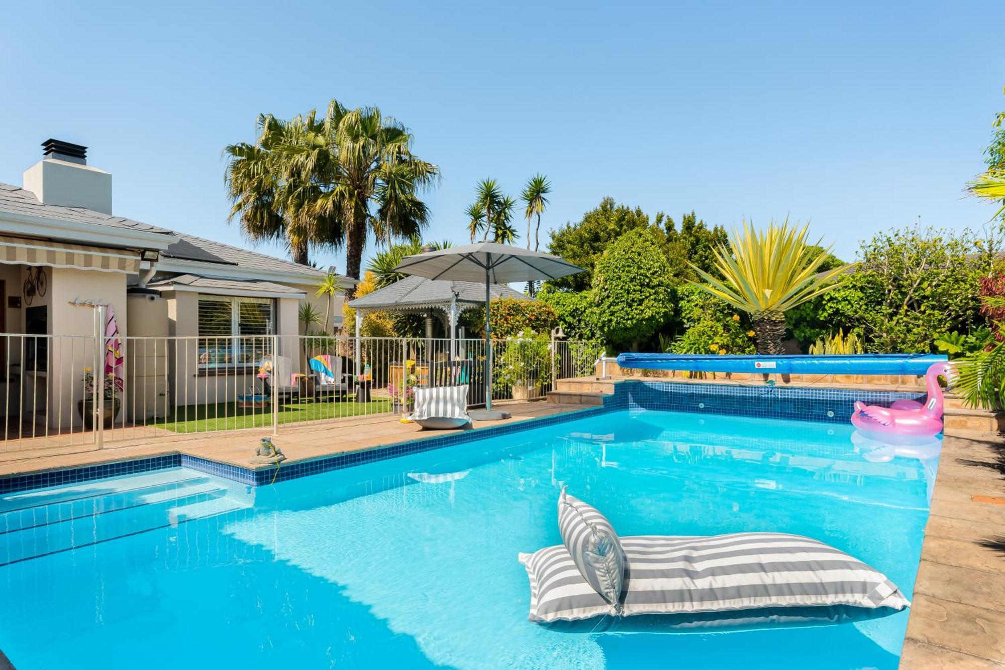 Meerendal Cottage-Affordable Luxury-Private Garden With Pool & Hot Tub Kaapstad Buitenkant foto