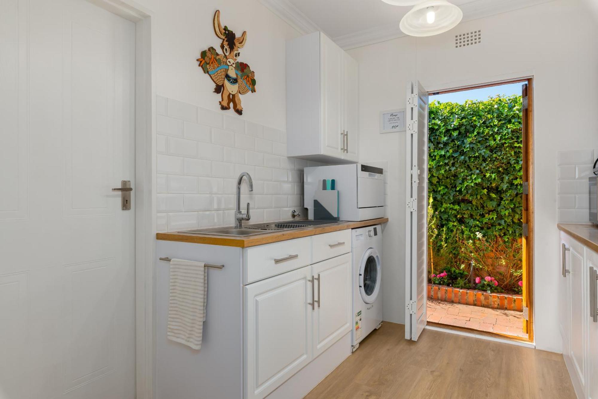 Meerendal Cottage-Affordable Luxury-Private Garden With Pool & Hot Tub Kaapstad Buitenkant foto