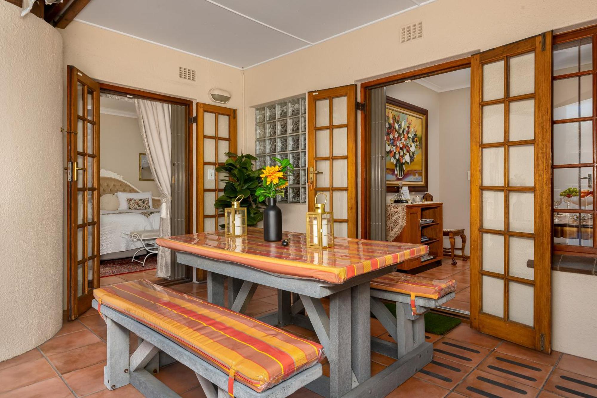 Meerendal Cottage-Affordable Luxury-Private Garden With Pool & Hot Tub Kaapstad Buitenkant foto