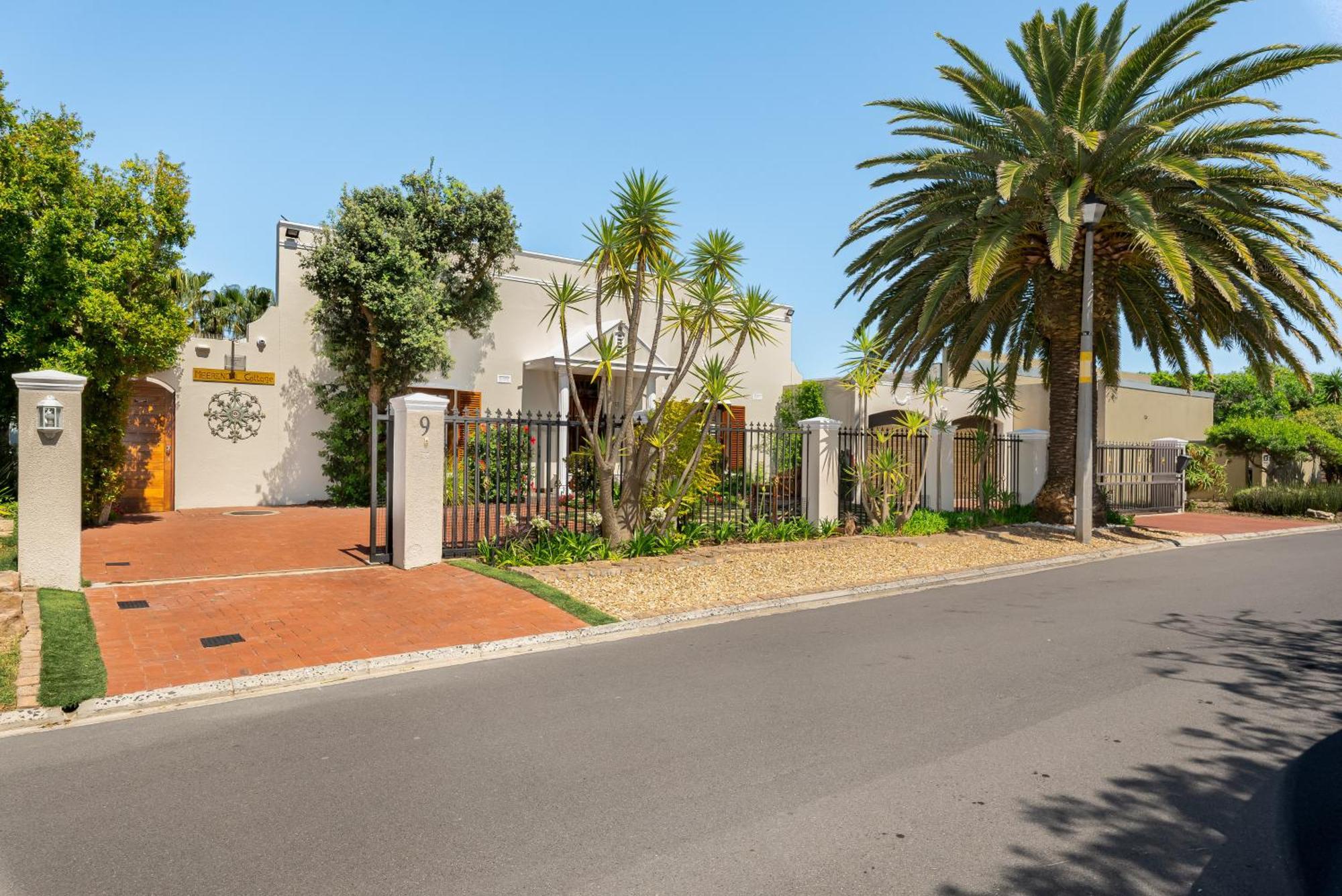 Meerendal Cottage-Affordable Luxury-Private Garden With Pool & Hot Tub Kaapstad Buitenkant foto
