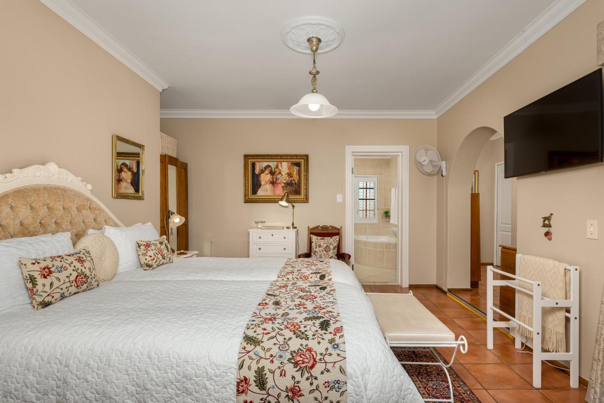 Meerendal Cottage-Affordable Luxury-Private Garden With Pool & Hot Tub Kaapstad Buitenkant foto