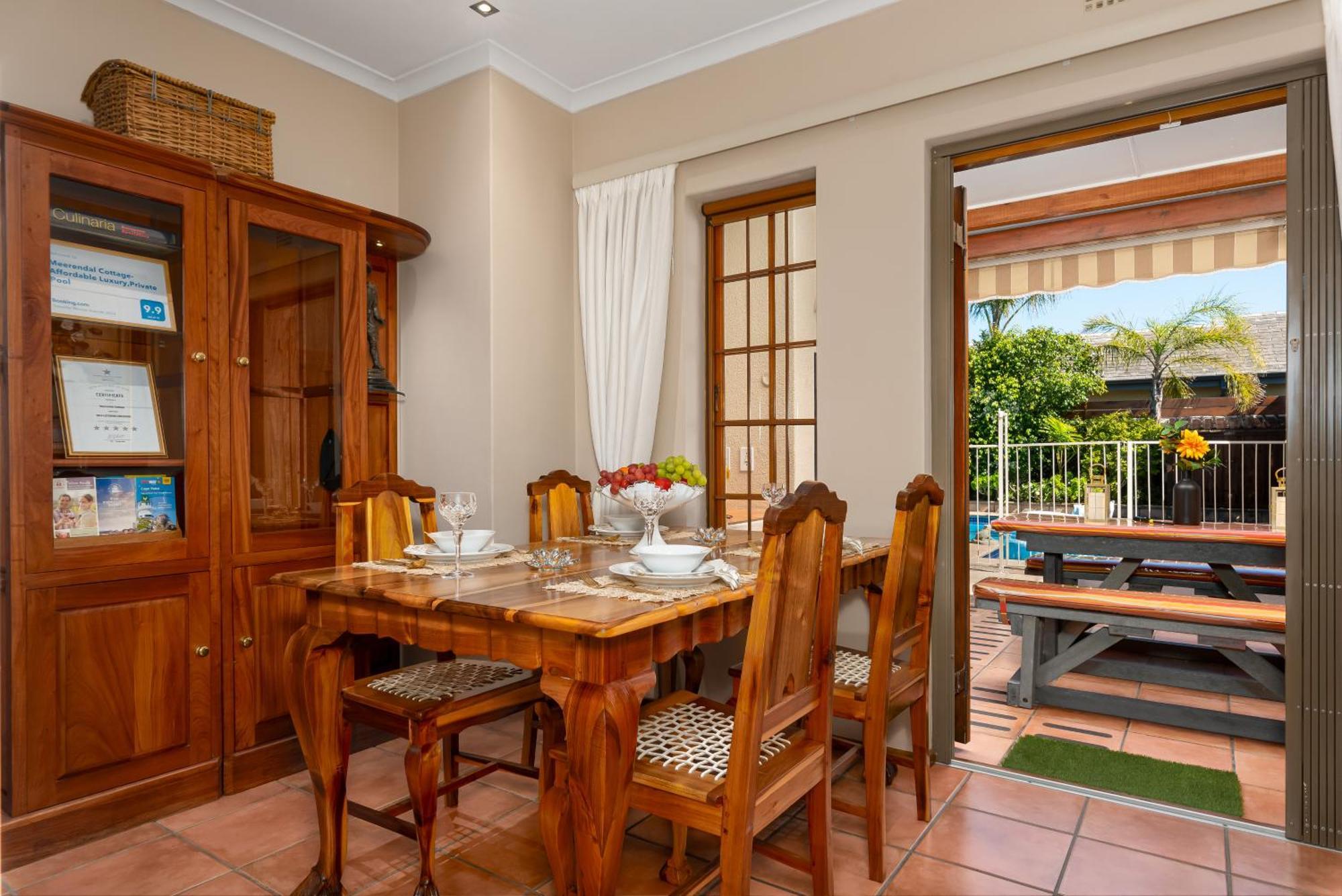 Meerendal Cottage-Affordable Luxury-Private Garden With Pool & Hot Tub Kaapstad Buitenkant foto