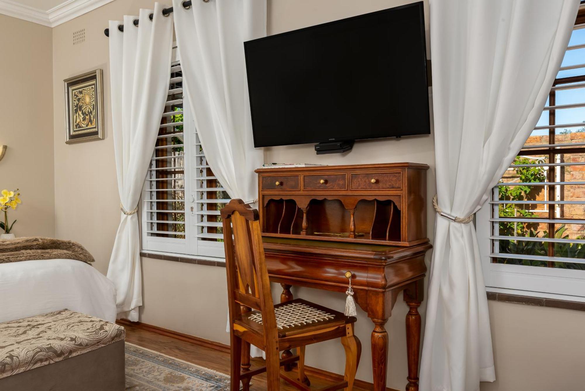 Meerendal Cottage-Affordable Luxury-Private Garden With Pool & Hot Tub Kaapstad Buitenkant foto